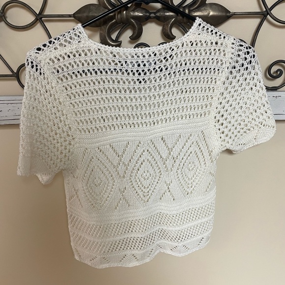 Forever 21 white knit short sleeve top, size small - Picture 2 of 3